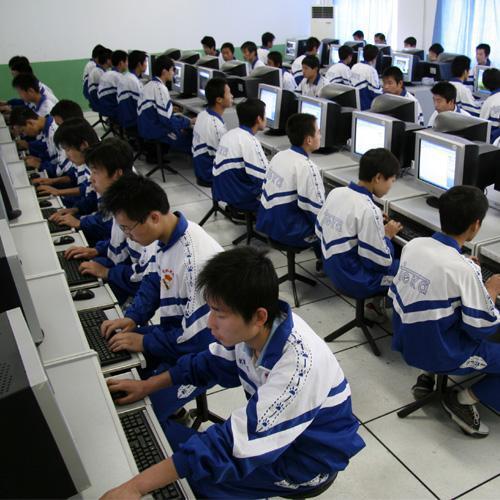 學(xué)校機(jī)房病毒頻發(fā)與U盤交叉感染的深層原因及維護(hù)對(duì)策